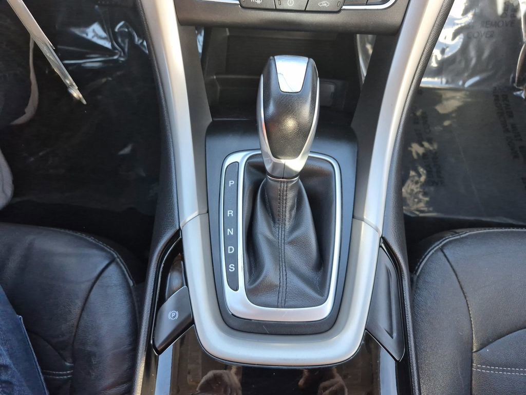 Used 2016 Ford Fusion SE w/ Equipment Group 202A image 10