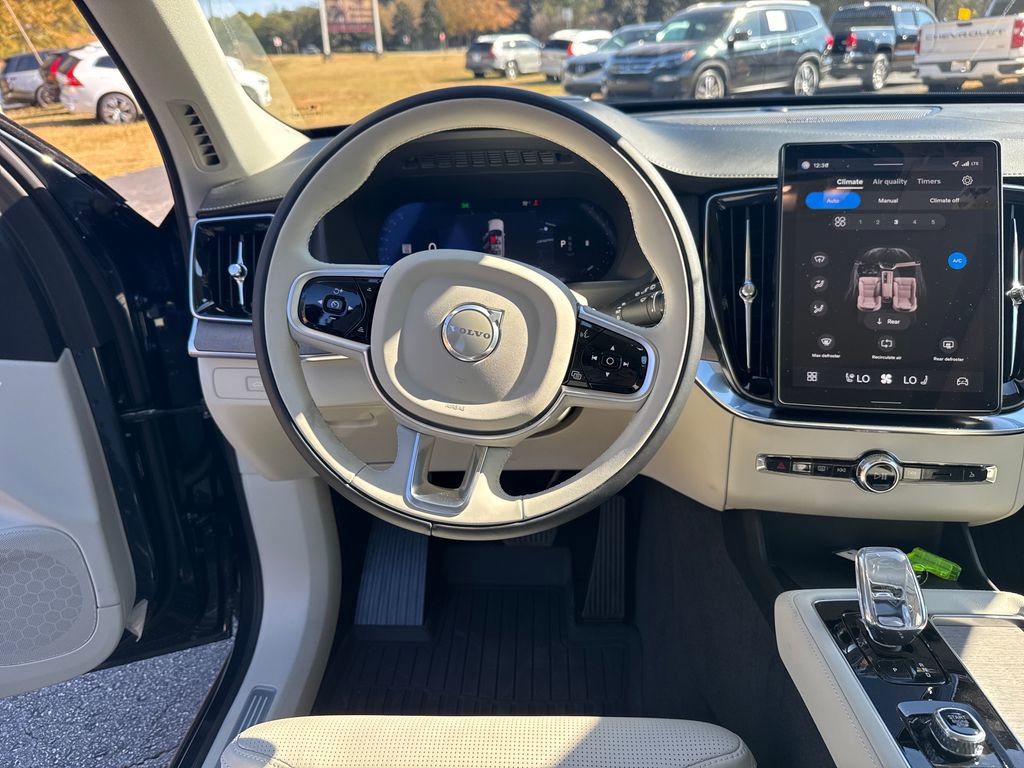 Used 2026 Volvo XC90 B6 Ultra image 17