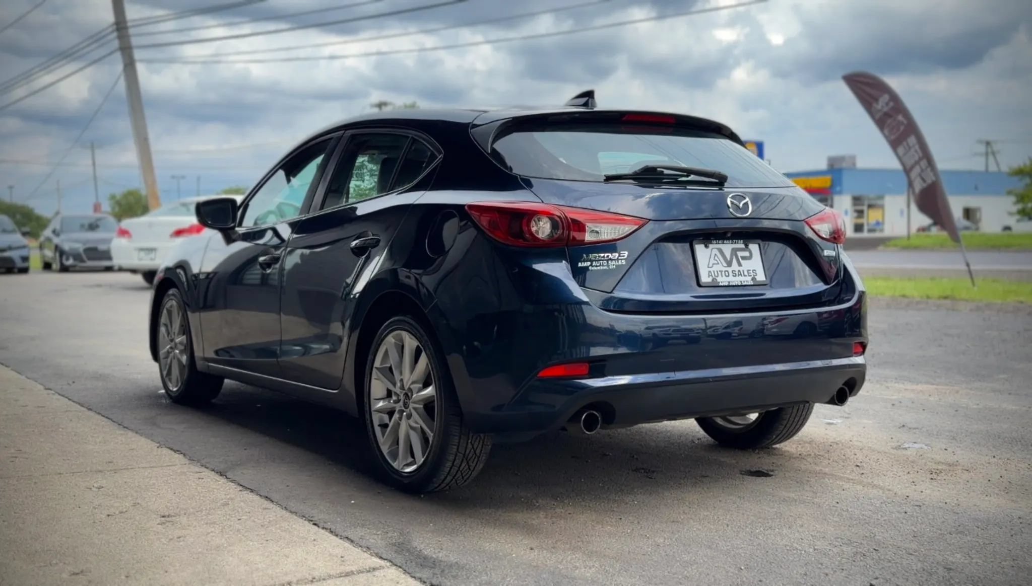 Used 2017 MAZDA MAZDA3 Grand Touring w/ Premium Equipment Package FWD image 5