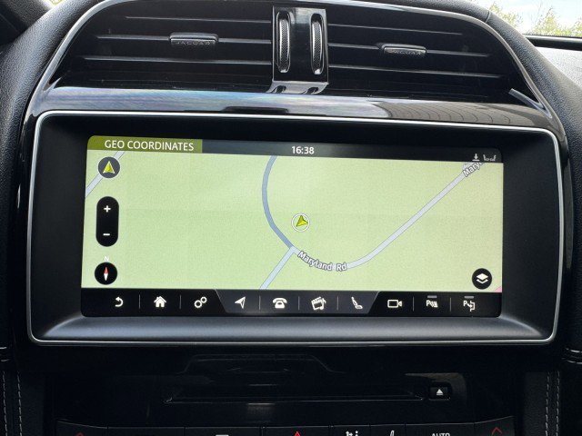 Used 2017 Jaguar F-PACE S image 29