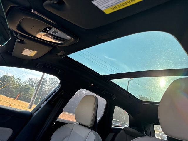 Used 2026 Volvo XC60 B5 Plus w/ Protection Package Premier image 27