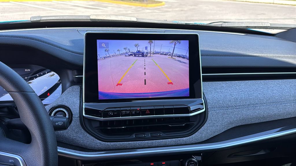 Used 2024 Jeep Compass Sport image 21