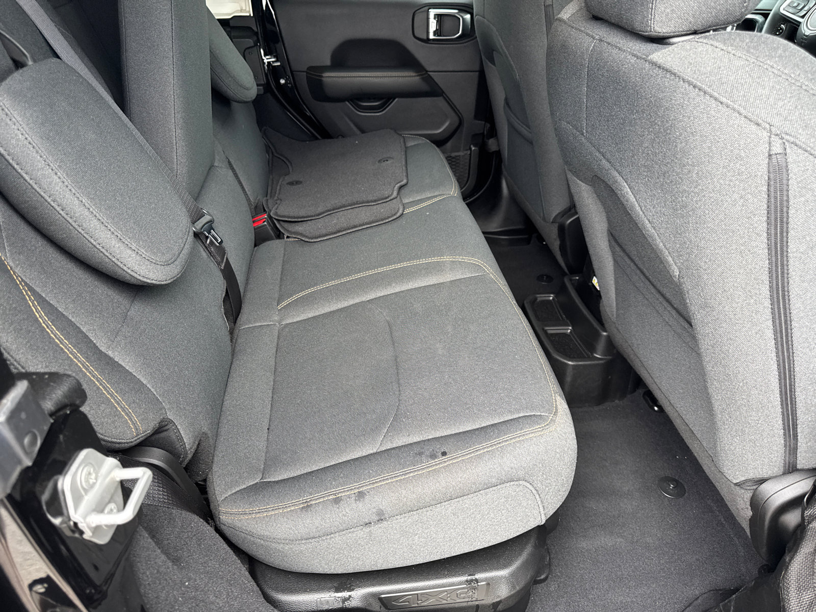Used 2025 Jeep Wrangler Sahara image 15