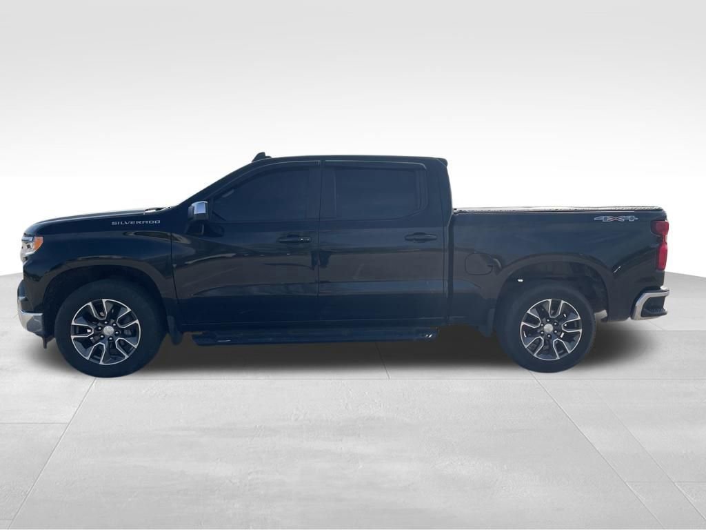 Used 2022 Chevrolet Silverado 1500 LT AWD/4WD image 4