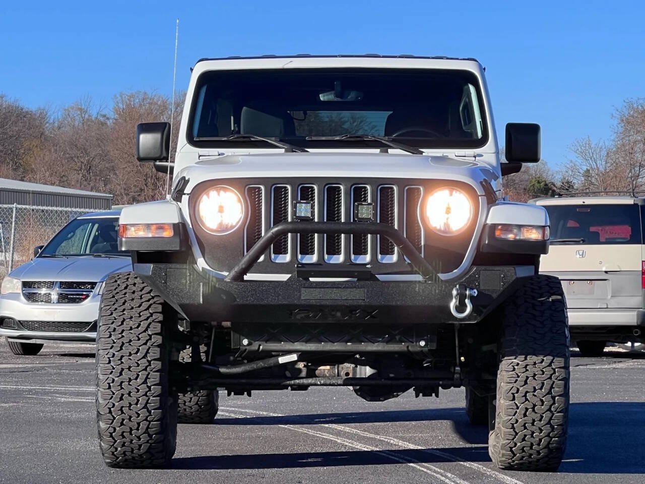 Used 2020 Jeep Wrangler Unlimited Sahara w/ Uconnect 4C Nav & Sound Group AWD/4WD image 2