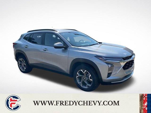 Used 2025 Chevrolet Trax LT FWD image 8