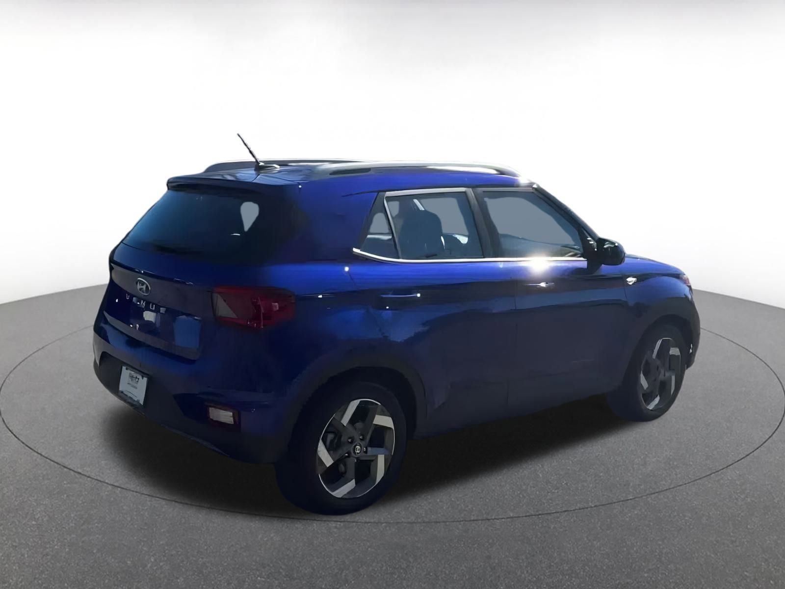 Used 2025 Hyundai Venue SEL image 14