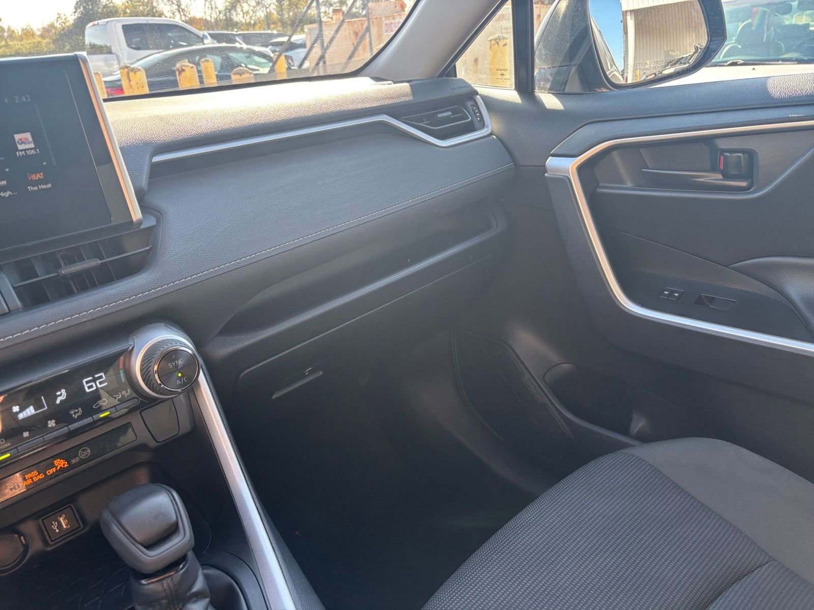 Used 2025 Toyota RAV4 LE image 34