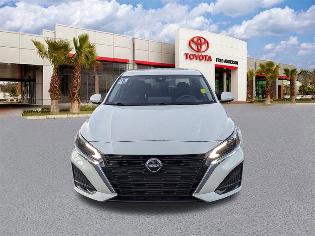 Used 2023 Nissan Altima 2.5 SV w/ SV Premium Package image 9