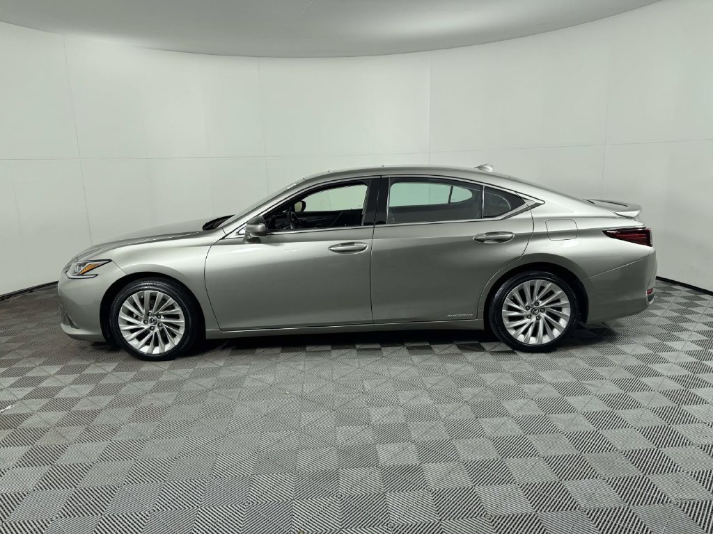 Used 2021 Lexus ES 300h w/ Accessory Package 2 FWD image 11