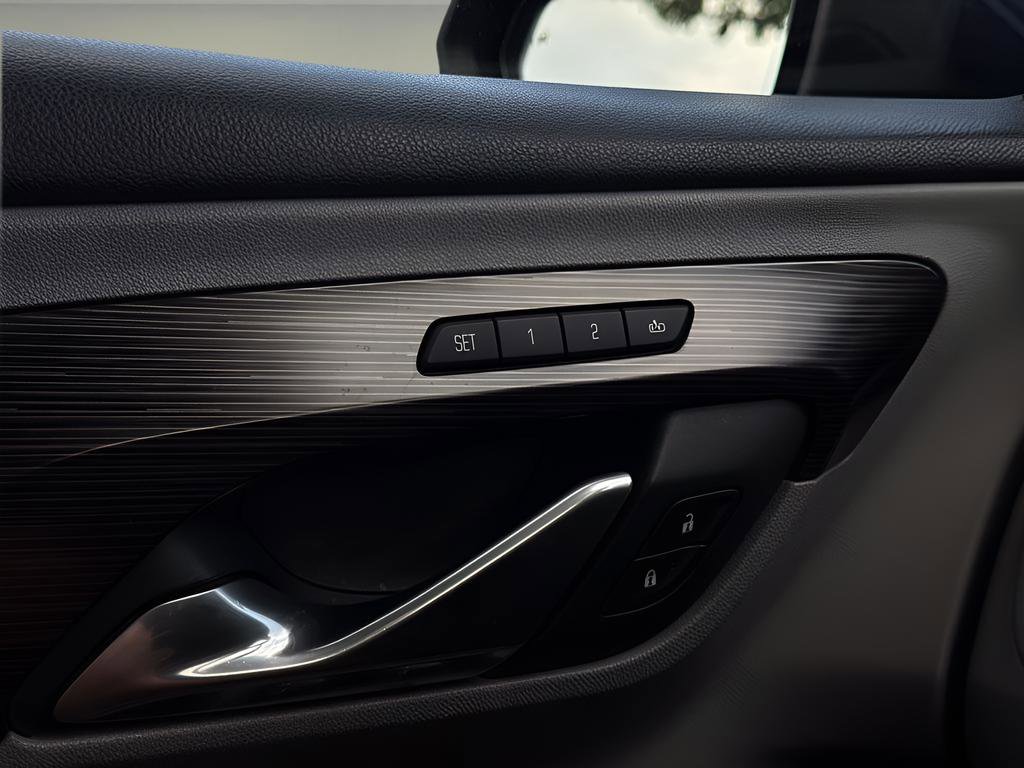 Used 2018 GMC Terrain SLT w/ Preferred Package FWD image 17