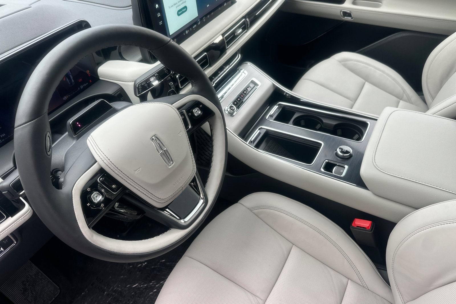 New 2026 Lincoln Aviator Reserve w/ Jet Appearance Package RWD image 7