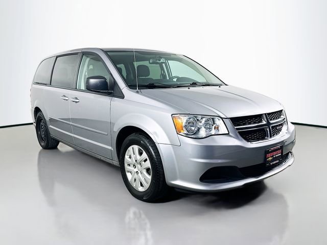 Used 2016 Dodge Grand Caravan SE w/ Quick Order Package 29E SE image 2