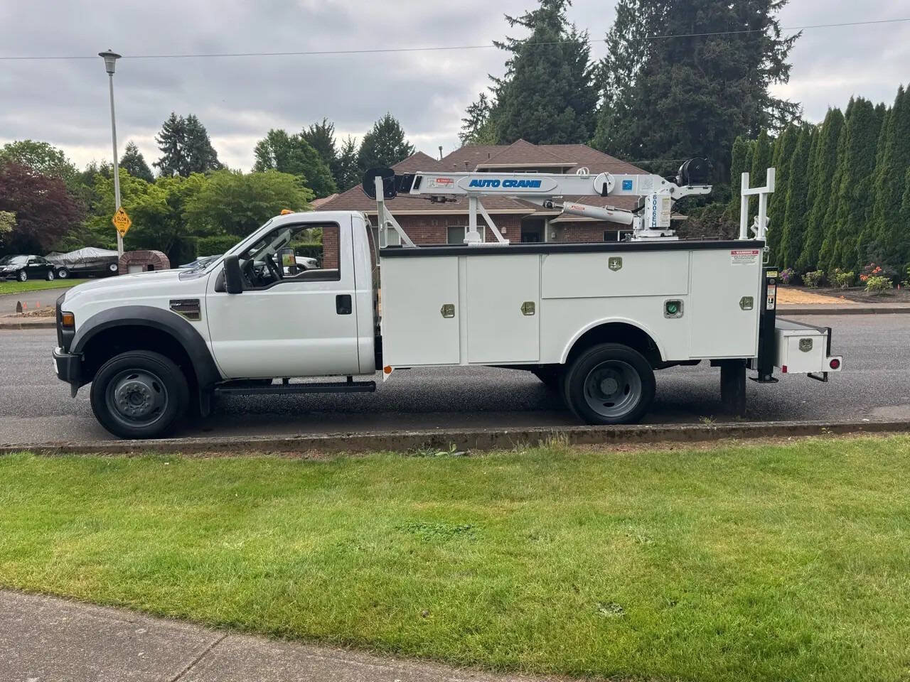 Used 2010 Ford F550 4x4 Regular Cab Super Duty image 8