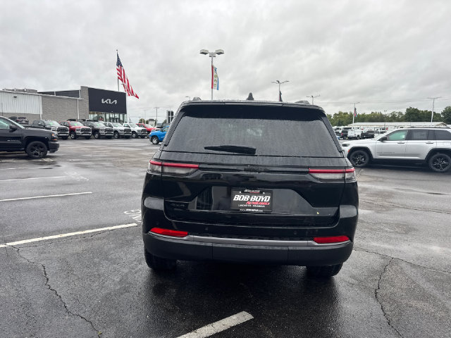 New 2027 Jeep Grand Cherokee Altitude AWD/4WD image 6