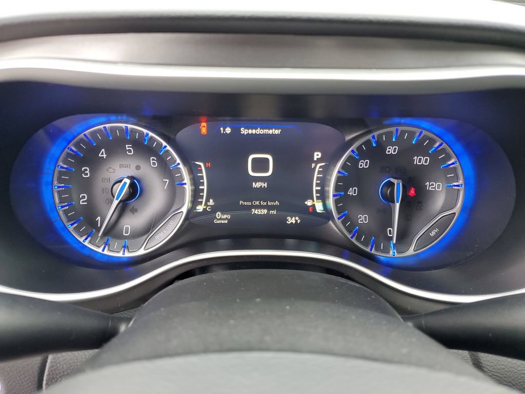 Used 2024 Chrysler Pacifica Touring-L FWD image 14