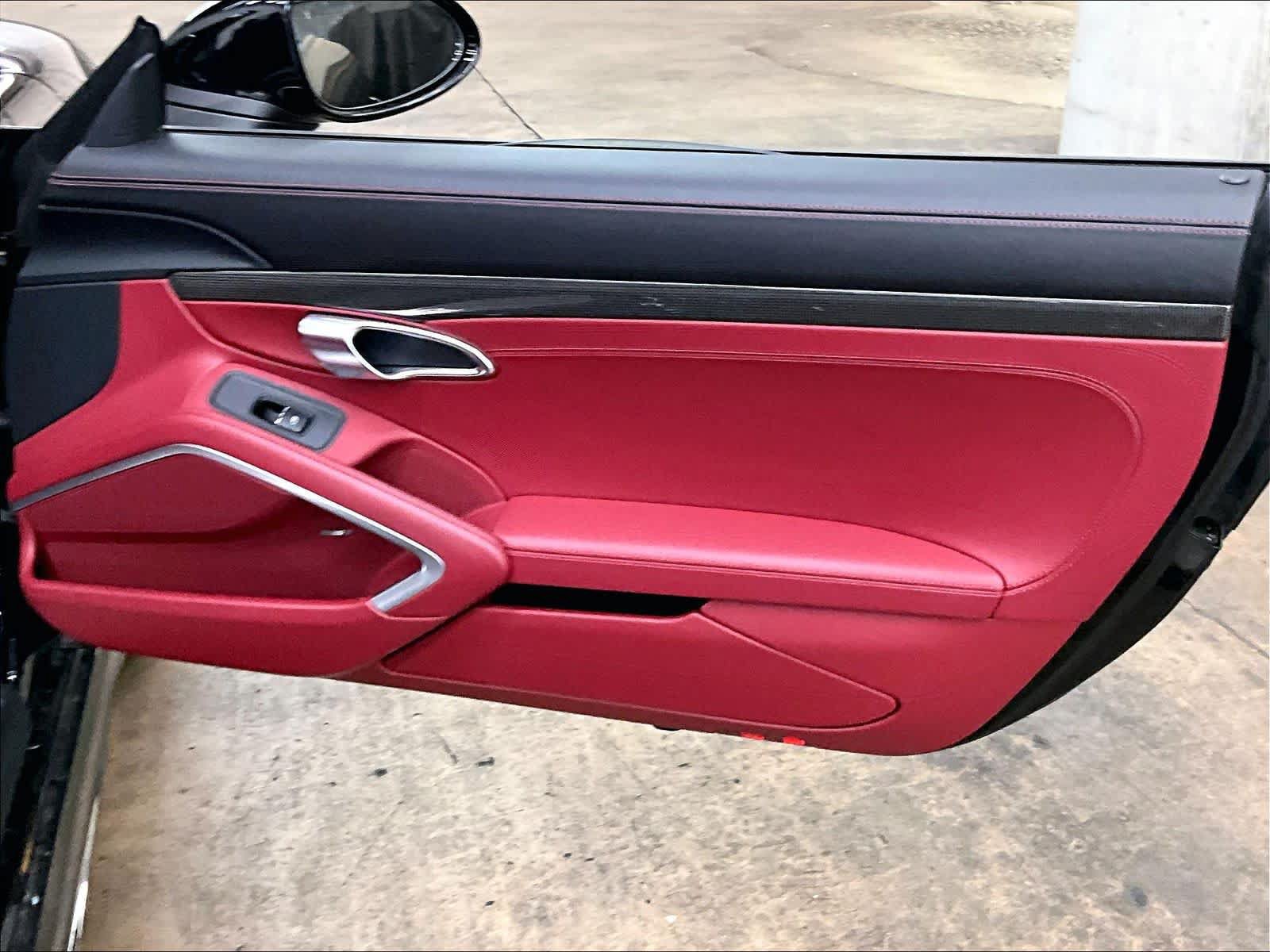 Used 2024 Porsche 718 Boxster RWD image 27
