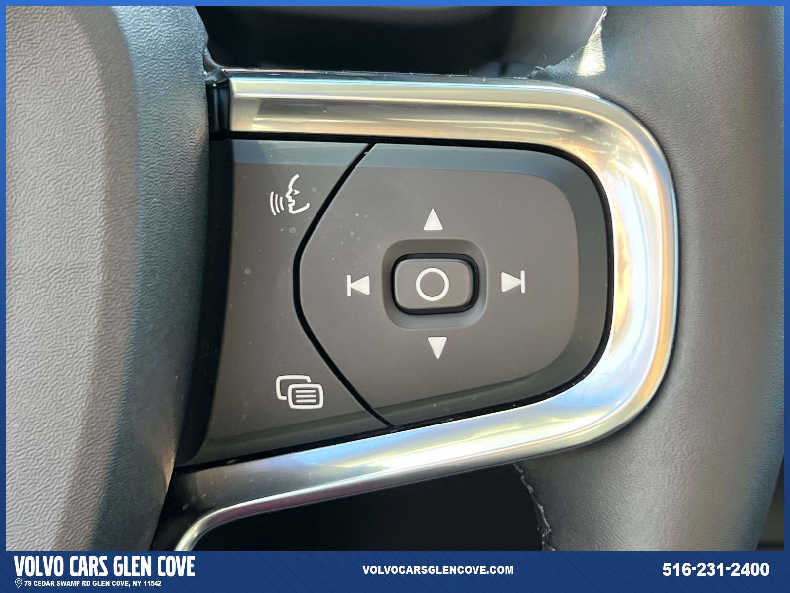 Used 2025 Volvo XC40 B5 Ultra w/ Protection Package Premier image 22