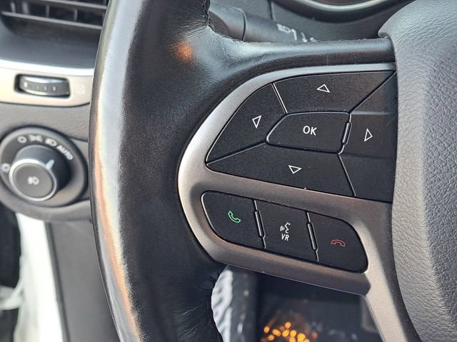 Used 2020 Jeep Cherokee Latitude Plus w/ Cold Weather Group image 12