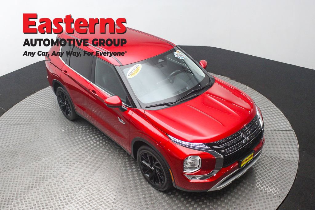 Used 2023 Mitsubishi Outlander SE image 3