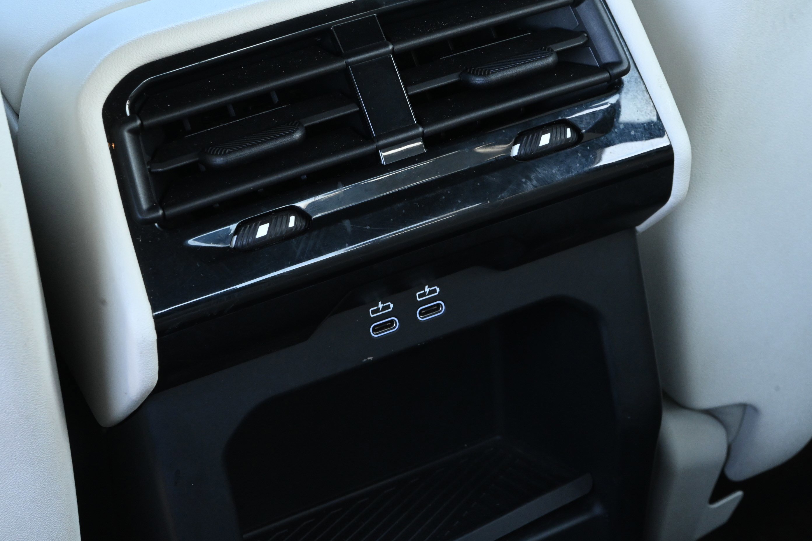 Certified 2024 BMW 530i w/ Convenience Package image 28