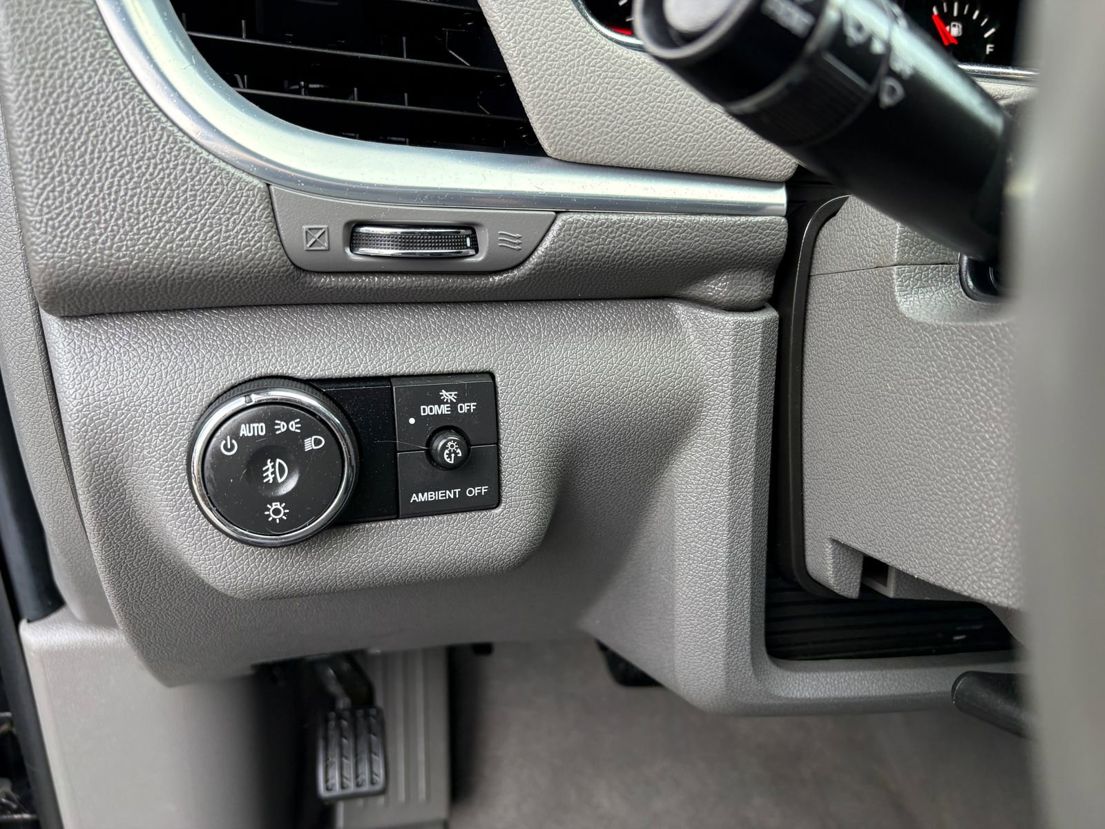 Used 2017 Chevrolet Traverse LT FWD image 39