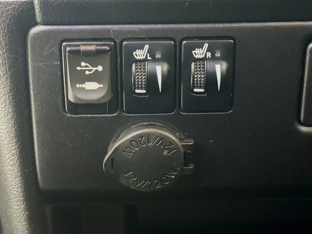 Used 2015 Toyota Sienna SE FWD image 16