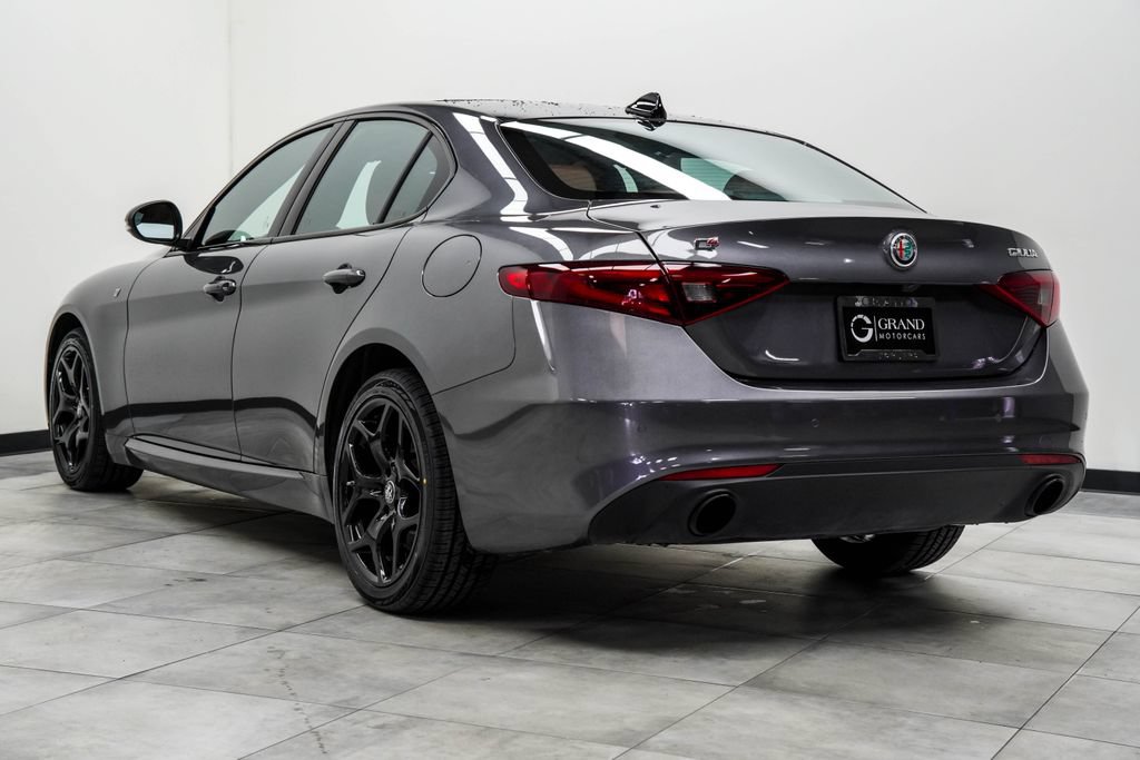Used 2023 Alfa Romeo Giulia Ti AWD/4WD image 12
