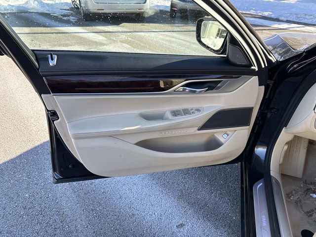 Used 2019 BMW 740i xDrive w/ Executive Package image 13