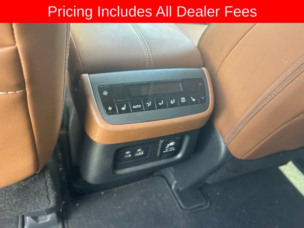 Used 2024 Nissan Pathfinder Platinum AWD/4WD image 9