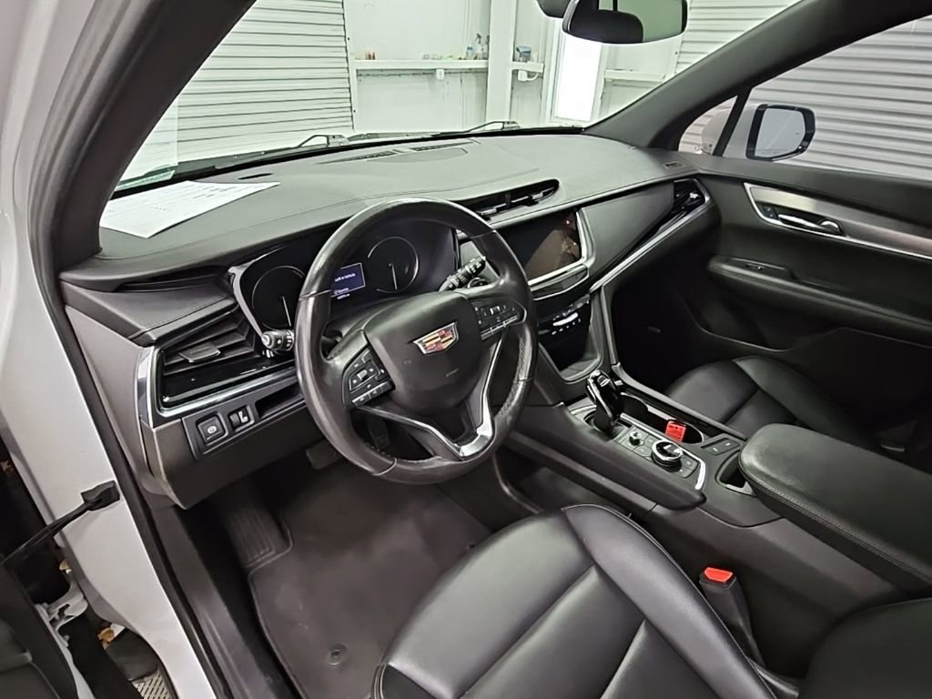 Used 2023 Cadillac XT6 Luxury image 11