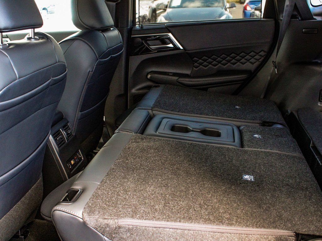 New 2025 Mitsubishi Outlander SEL Black Edition image 36