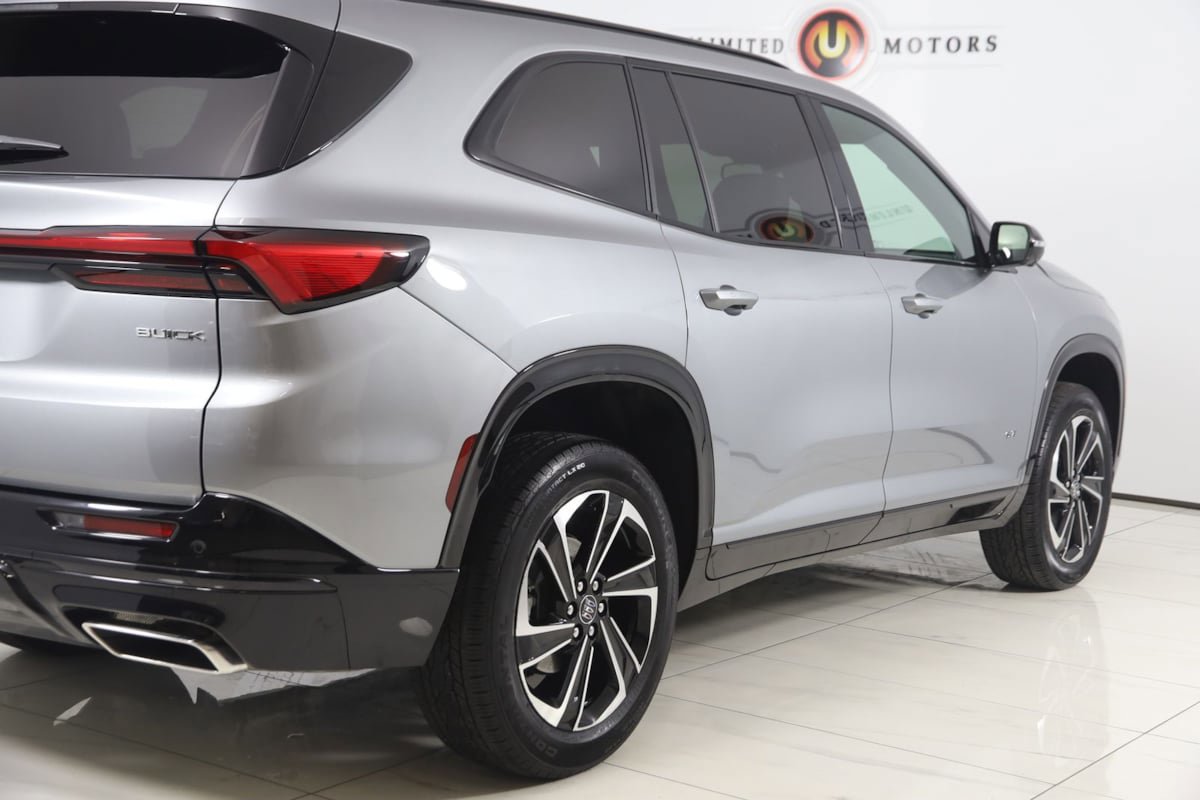 Used 2025 Buick Enclave Sport Touring FWD image 45