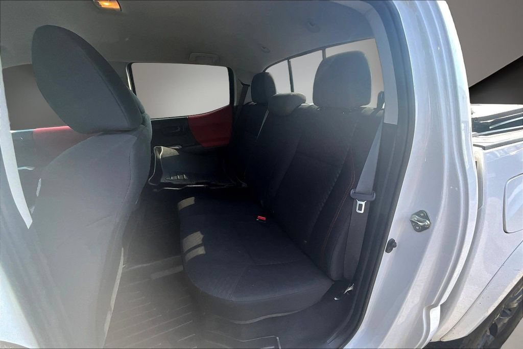 Used 2021 Toyota Tacoma SR5 AWD/4WD image 23