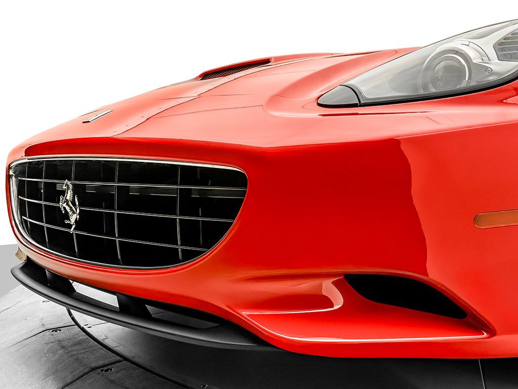 Certified 2010 Ferrari California RWD image 31