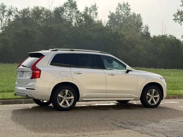 Used 2018 Volvo XC90 T5 Momentum w/ Convenience Package AWD/4WD image 11