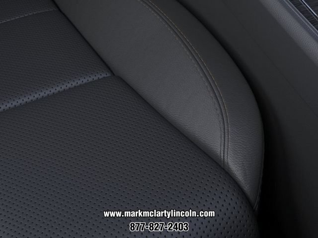 New 2026 Lincoln Aviator AWD image 16