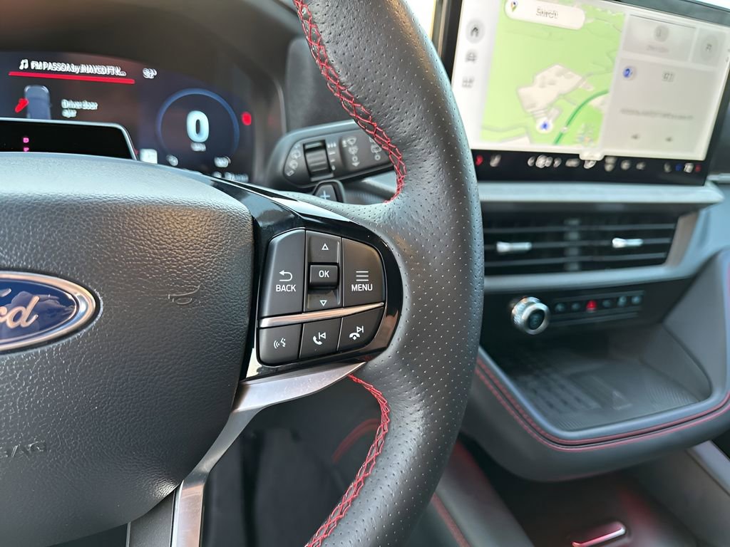 Used 2025 Ford Explorer ST image 31