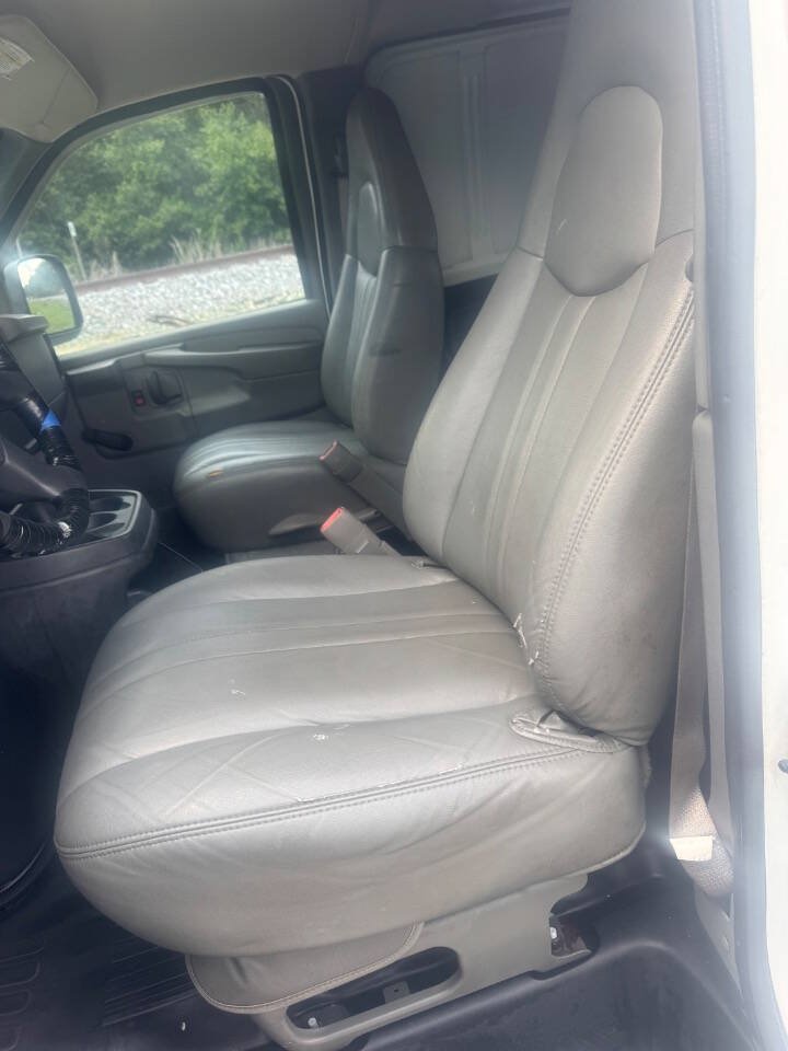 Used 2003 Chevrolet Express 3500 Extended RWD image 11