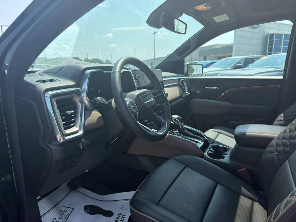 Used 2024 GMC Canyon Denali AWD/4WD image 10