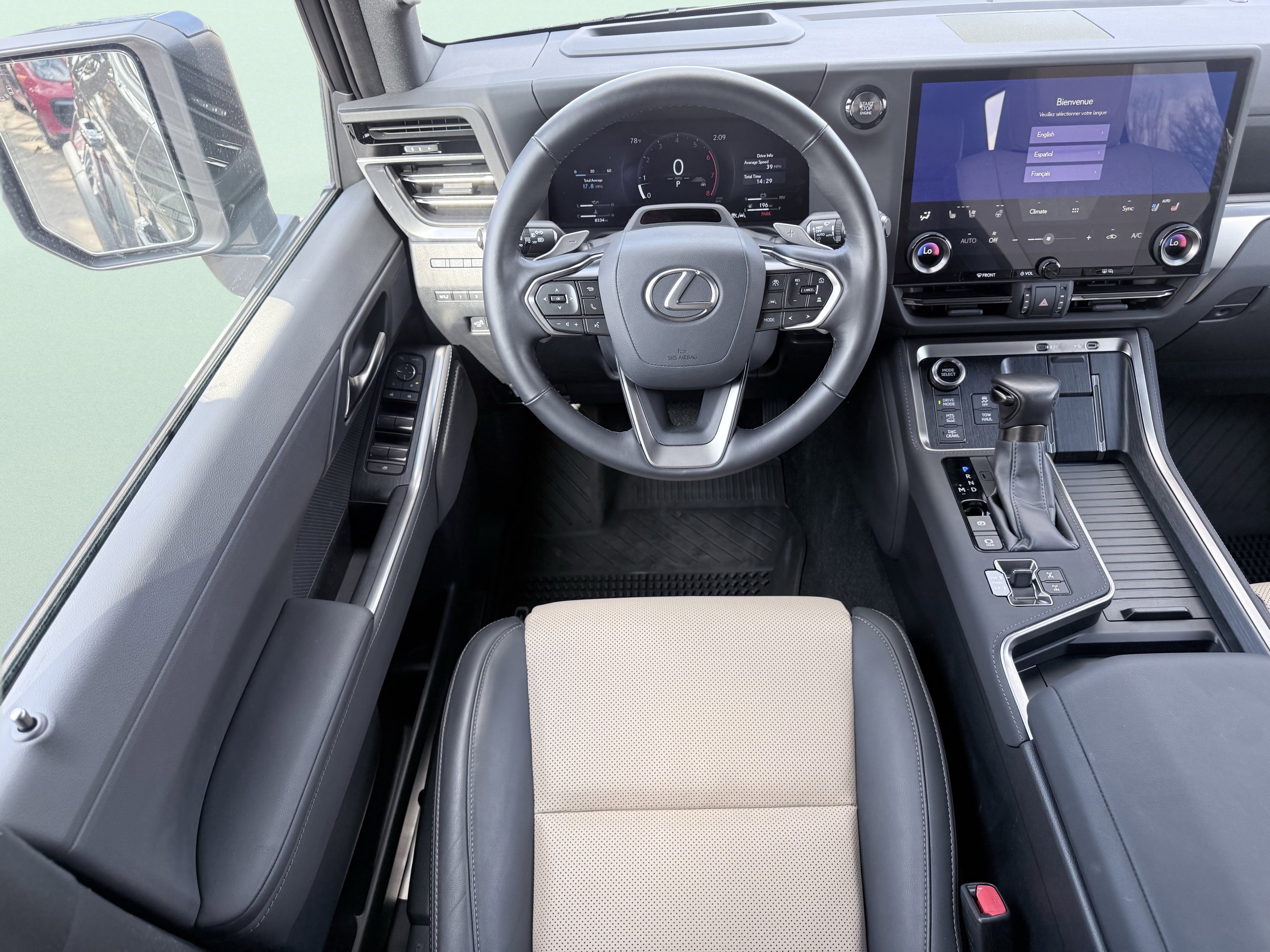 Used 2024 Lexus GX 550 image 35