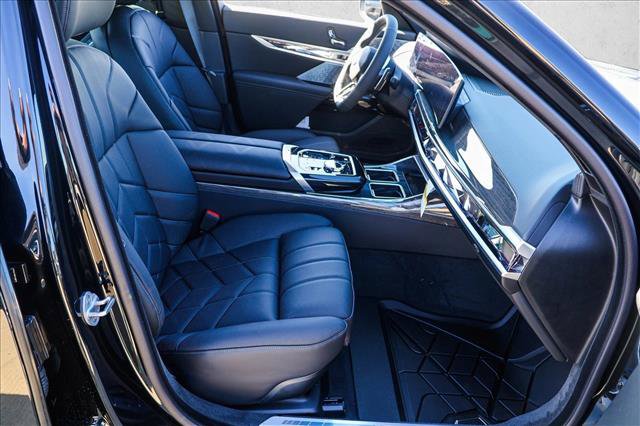 New 2026 BMW 760i xDrive image 25