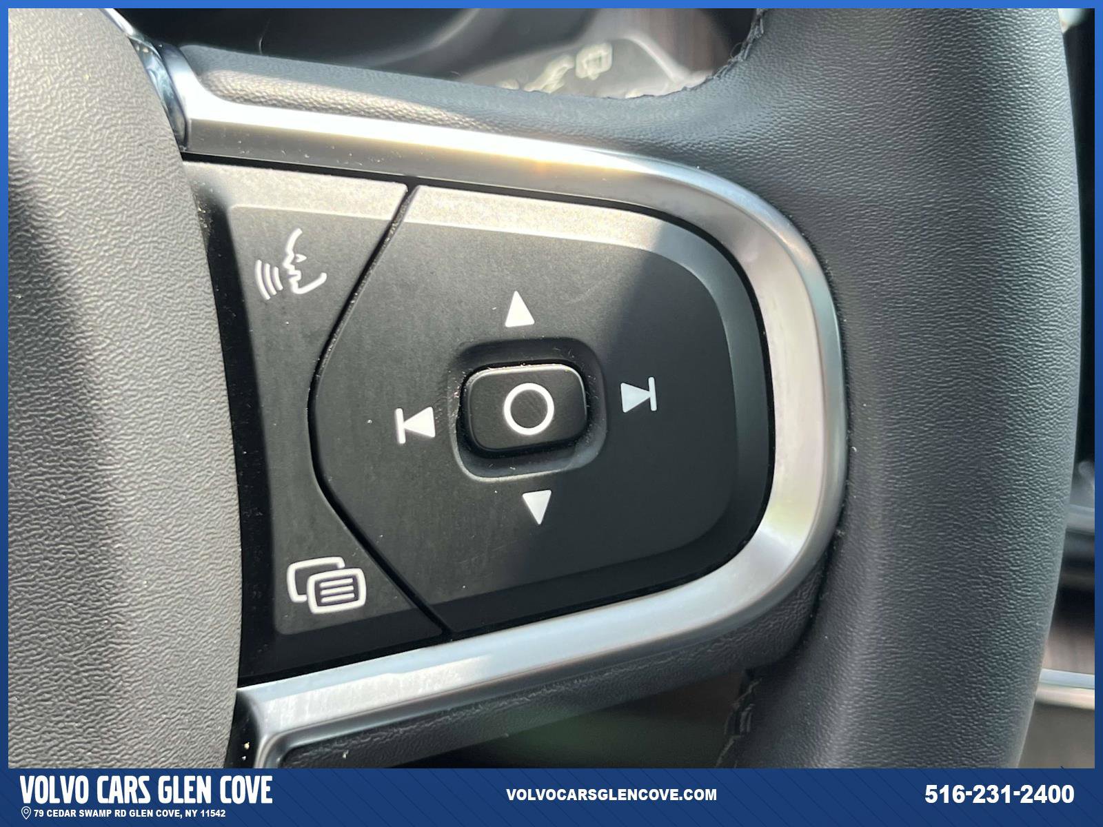 Certified 2022 Volvo XC60 B5 Momentum w/ Climate Package image 23