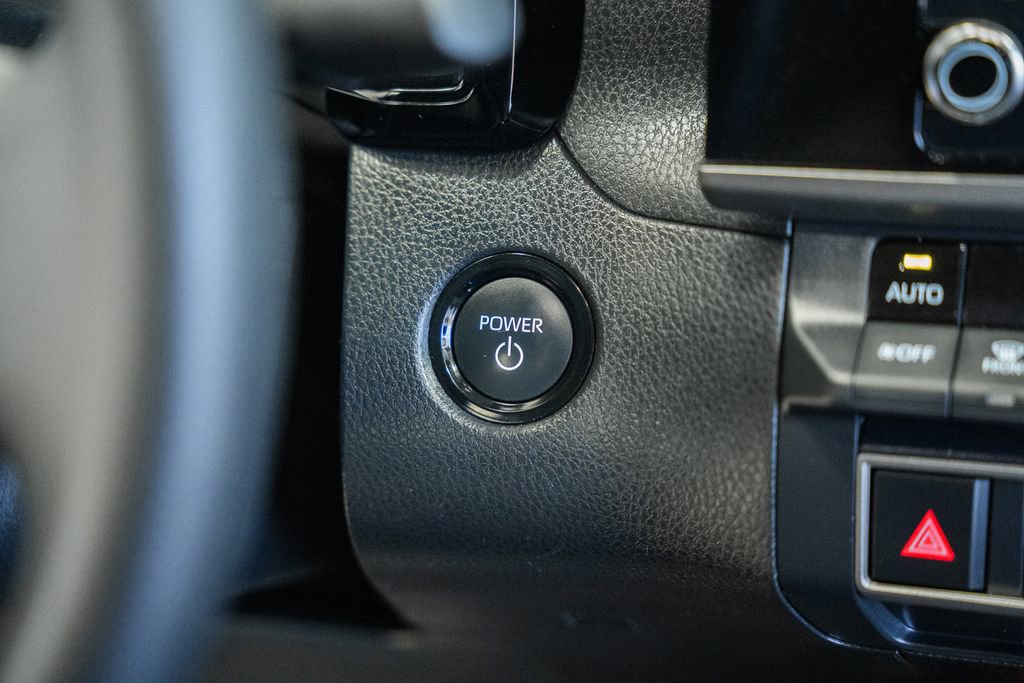 Used 2025 Toyota Camry LE image 21