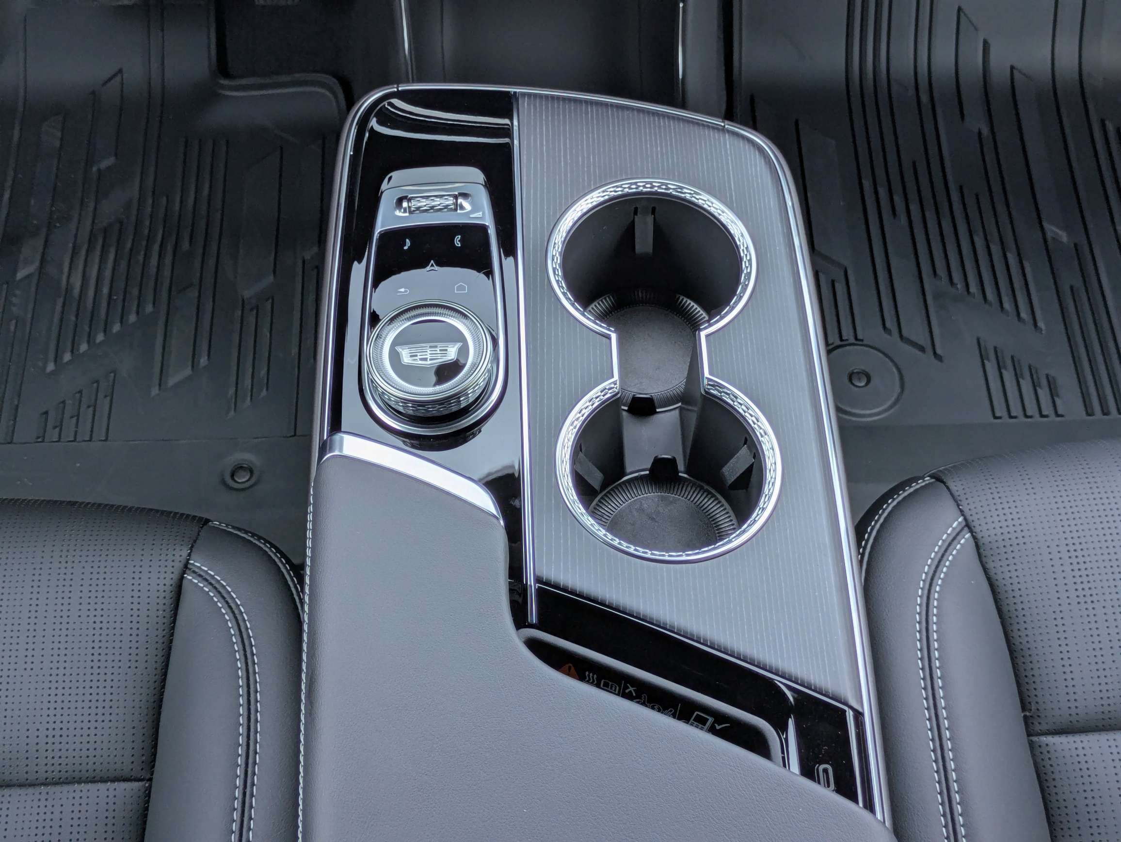 New 2026 Cadillac Lyriq Luxury RWD image 6