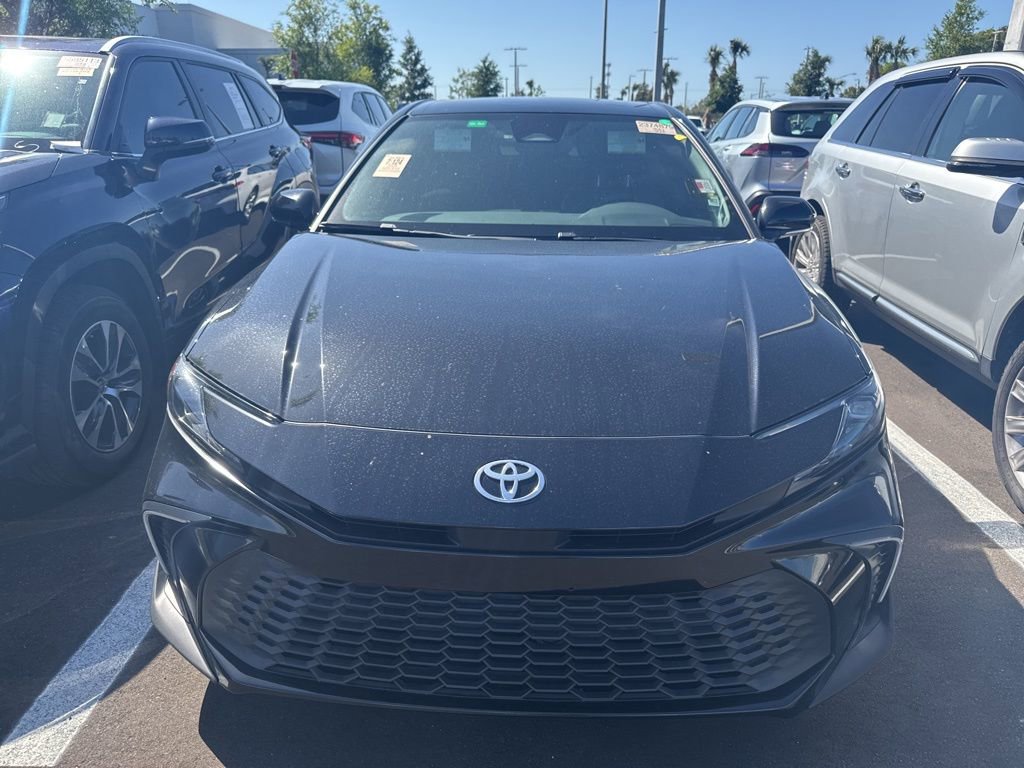 Used 2025 Toyota Camry SE w/ Convenience Package FWD image 2