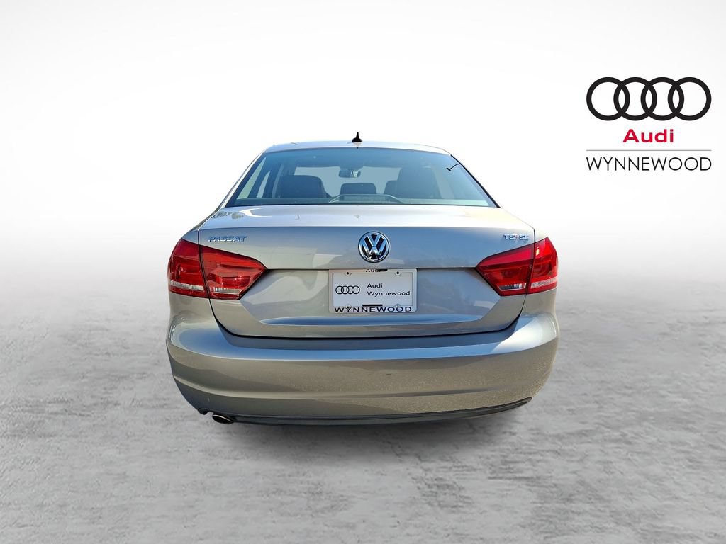 Used 2014 Volkswagen Passat 1.8T SE FWD image 5