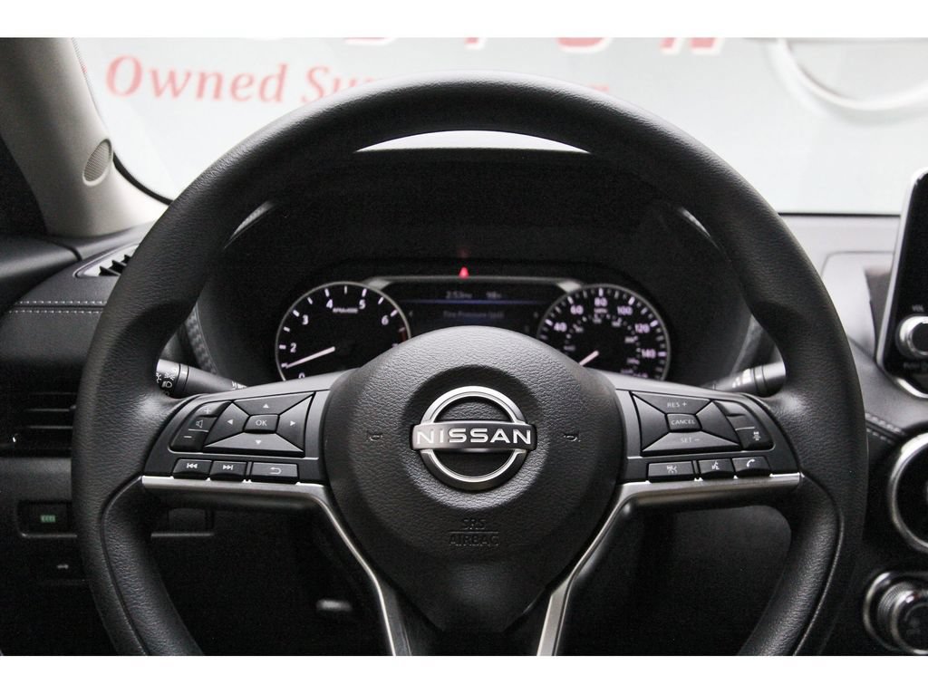Used 2025 Nissan Sentra SV FWD image 13