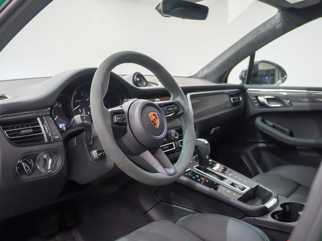 Certified 2026 Porsche Macan GTS image 4