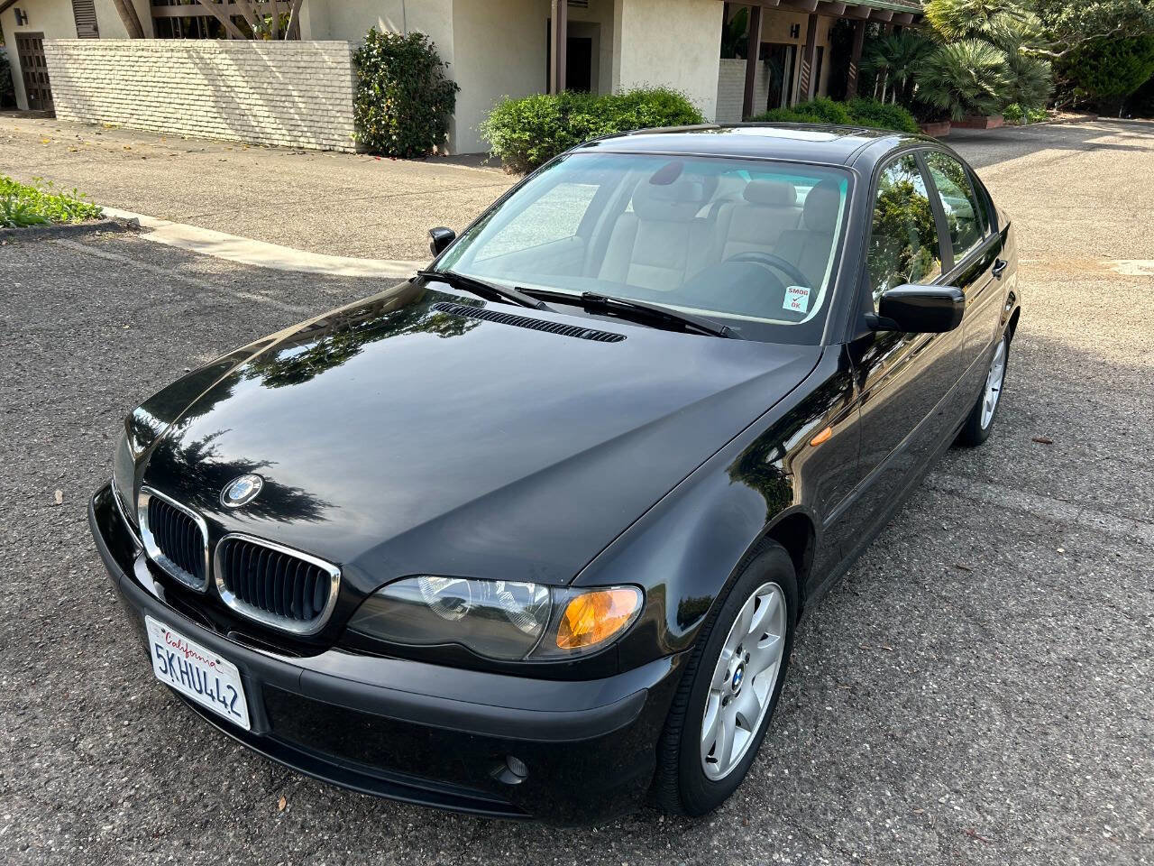 Used 2004 BMW 325i Sedan RWD image 3